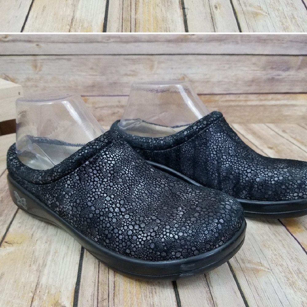 Alegria clogs